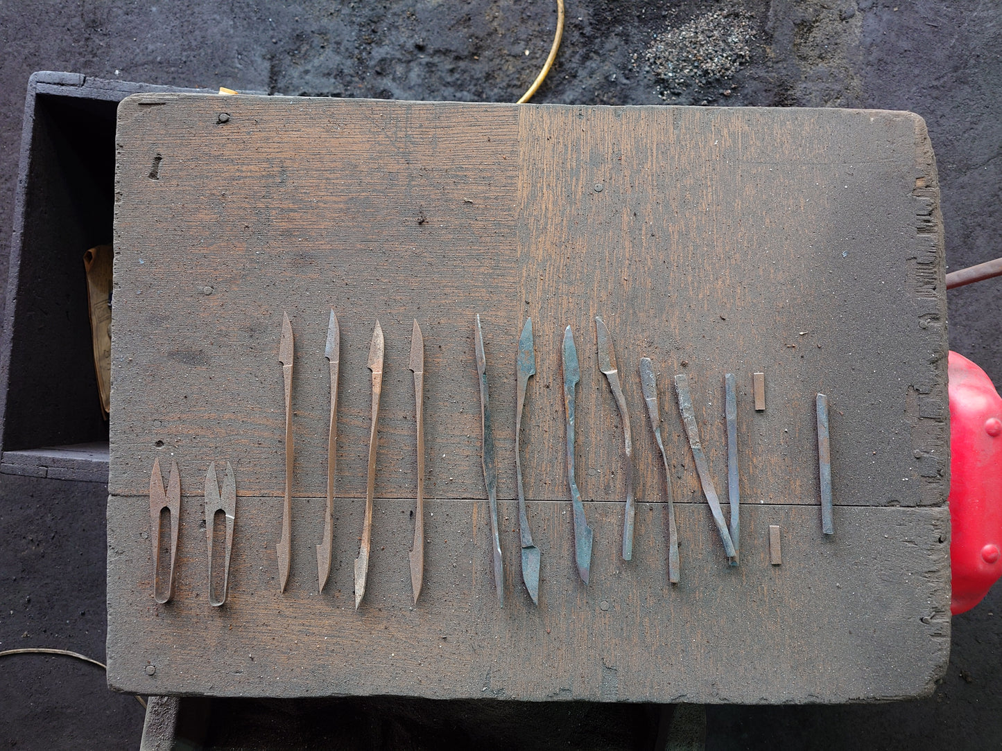 Étapes de fabrication de Ciseau forgé main au Japon par Kenshi Terazaki 130mm SKU Trz-100