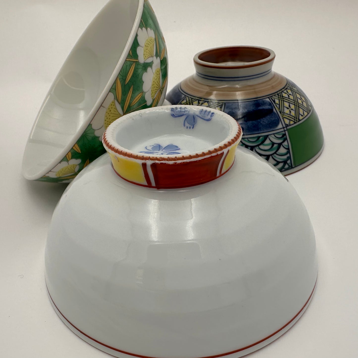 Ensemble de trois bols à riz japonais en porcelaine Arita
