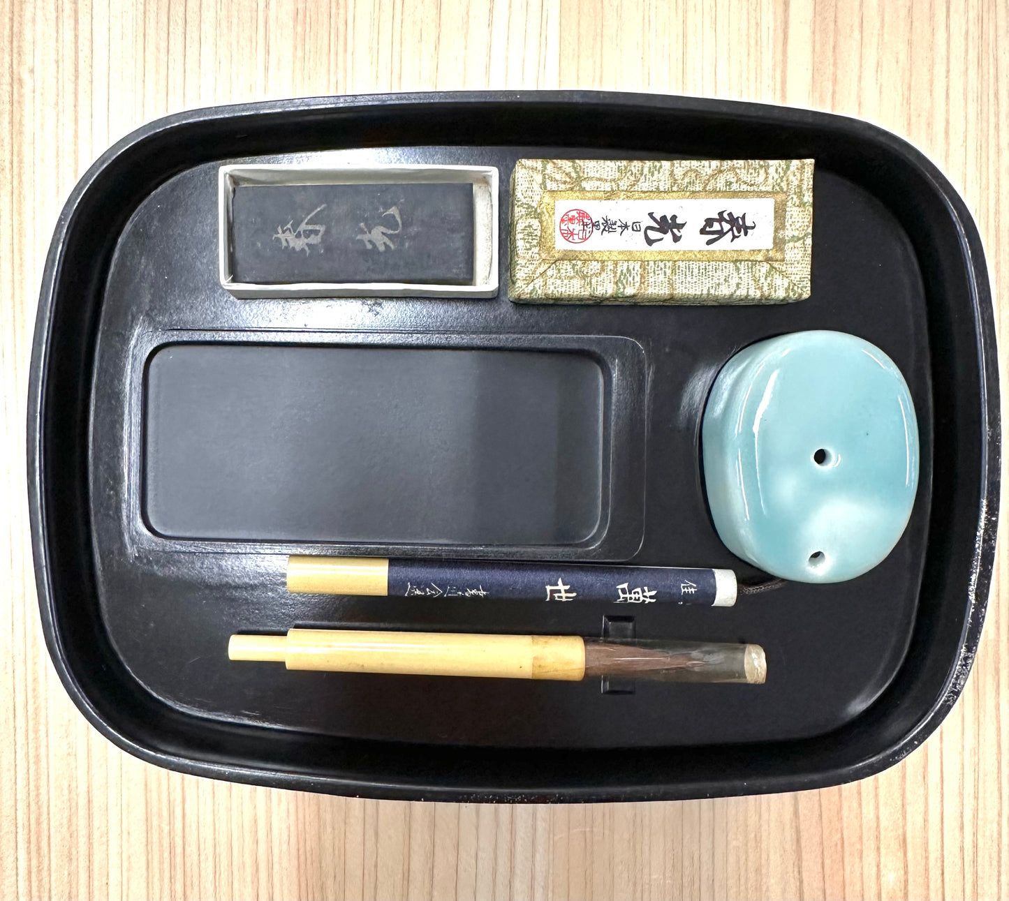 Ensemble à calligraphie