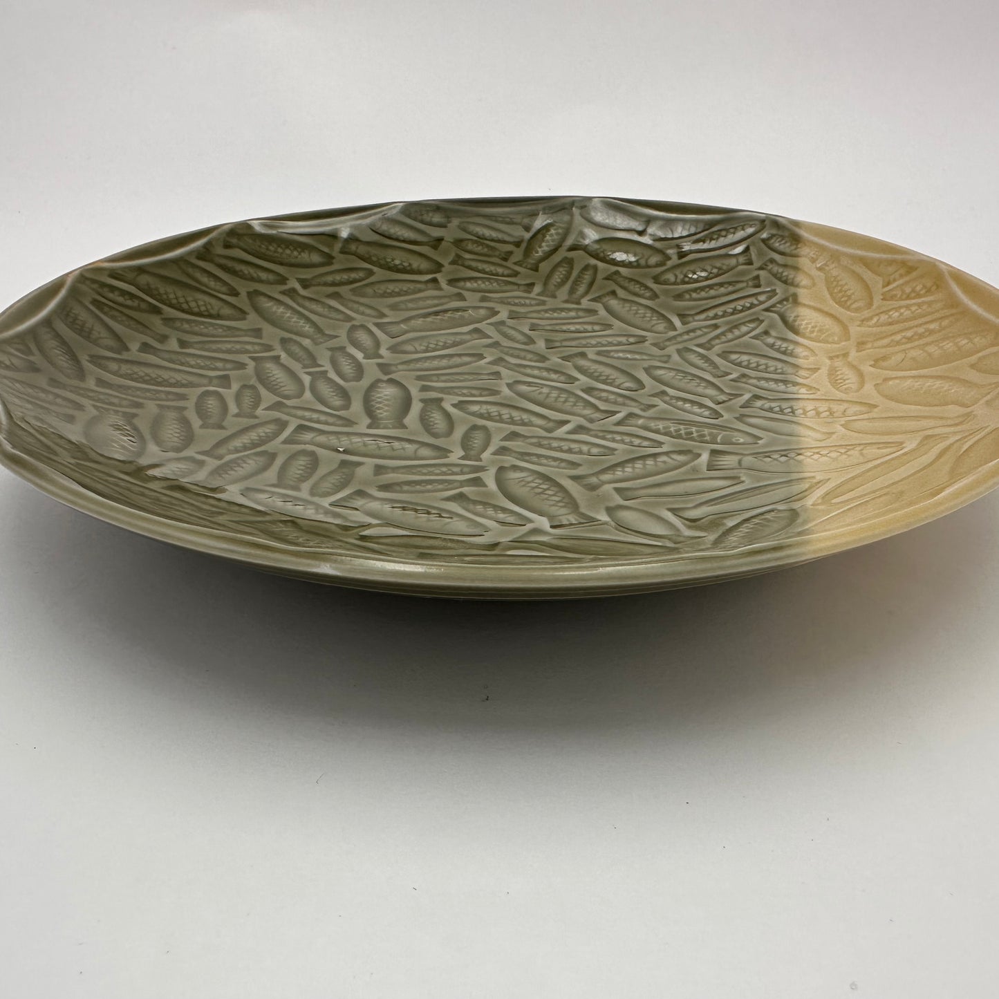 Assiette de service en porcelaine japonaise vintage
