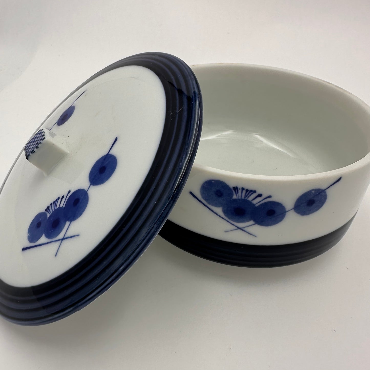 Pot à cornichons en porcelaine japonaise avec couvercle