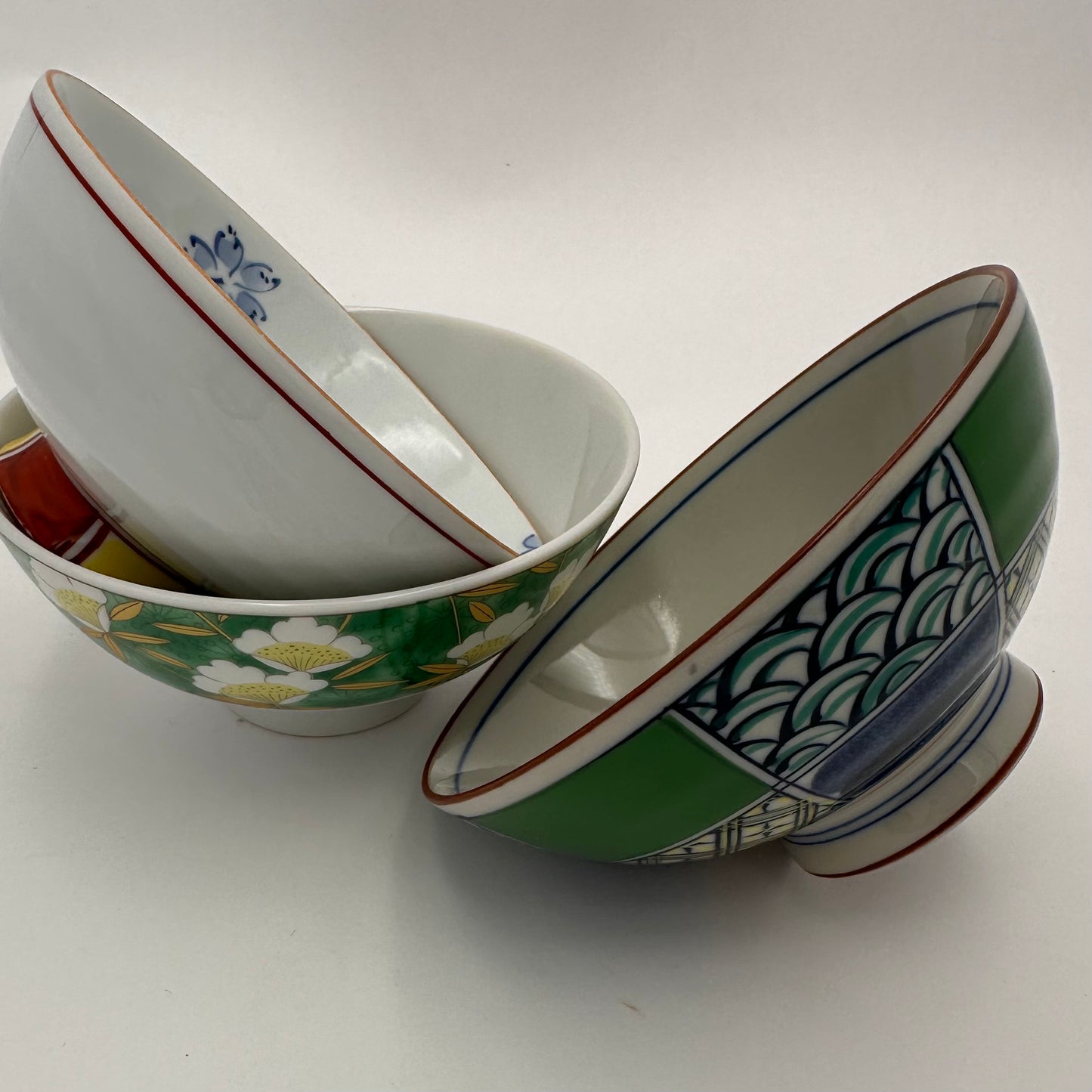 Ensemble de trois bols à riz japonais en porcelaine Arita