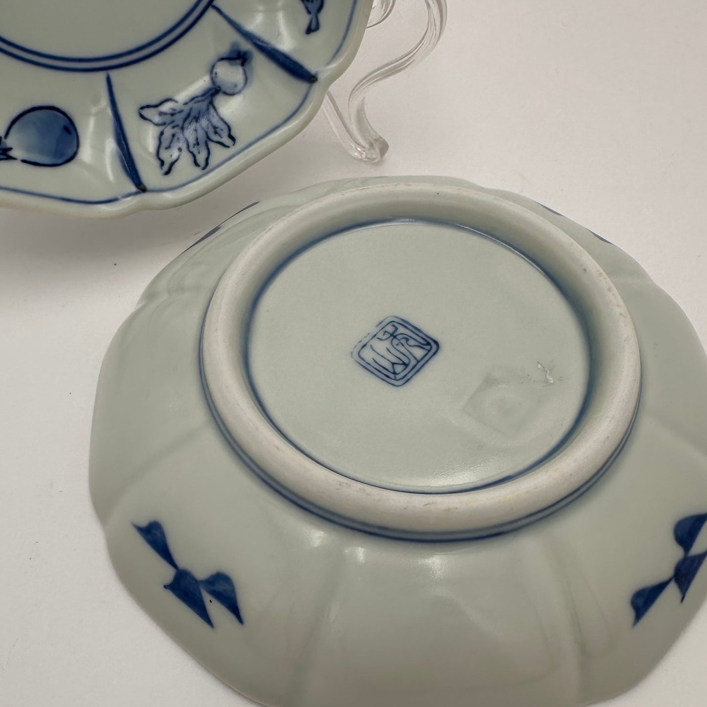 Ensemble de 2 petites assiettes Arita en porcelaine bleu et blanc