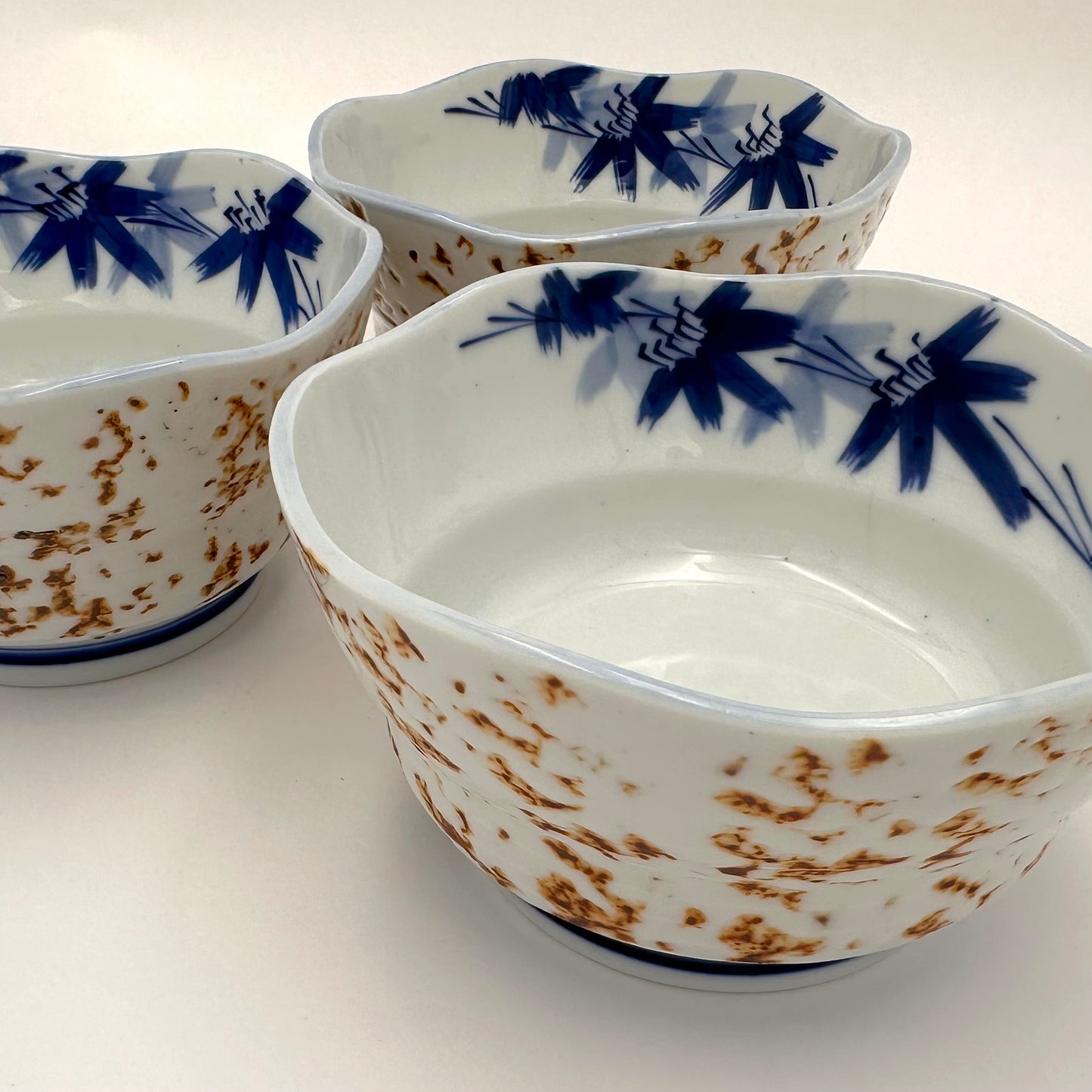 Ensemble de bols en porcelaine Japonaise Kobachi Floral Ayame Iris